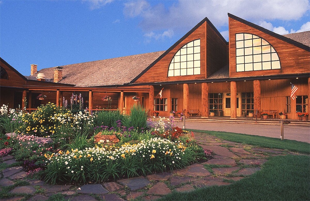 Grouse Mountain Lodge 3/62