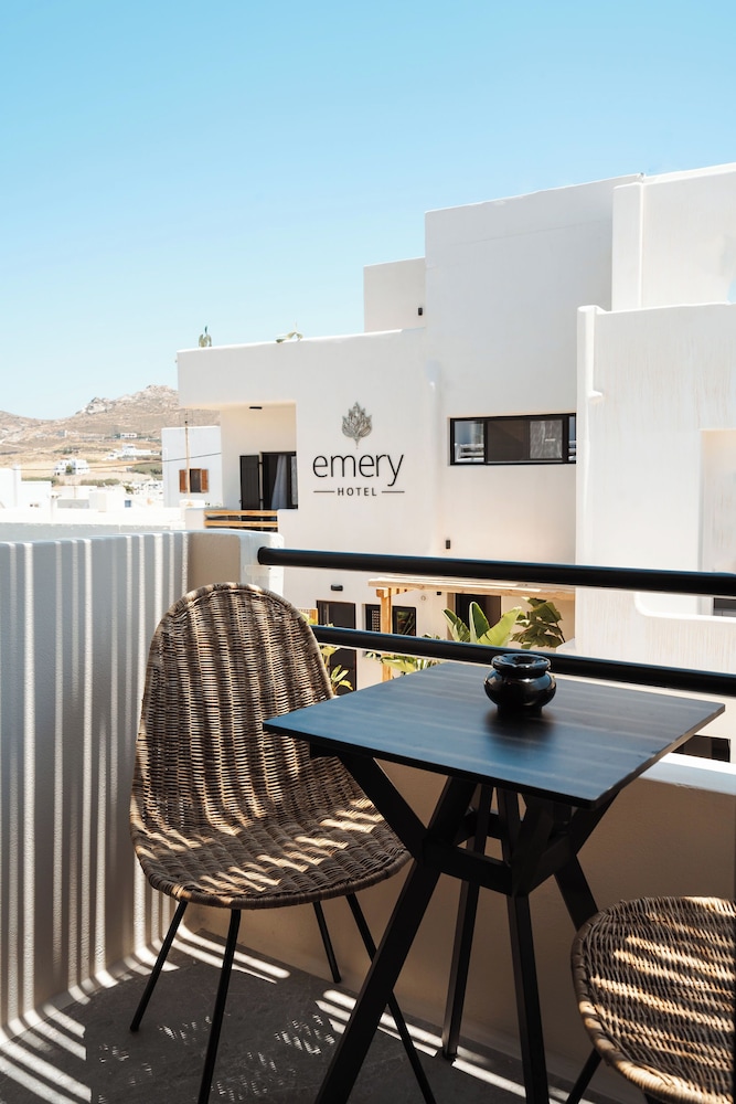 Emery Boutique Apartments 14/50
