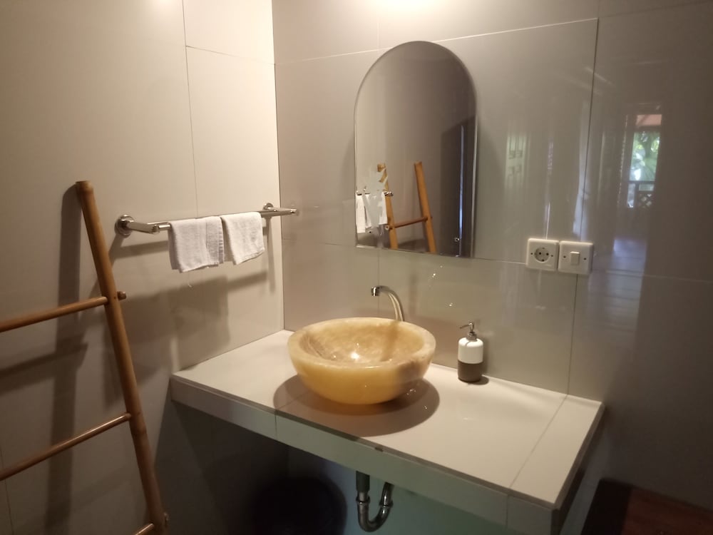 Atres Villa 48/50