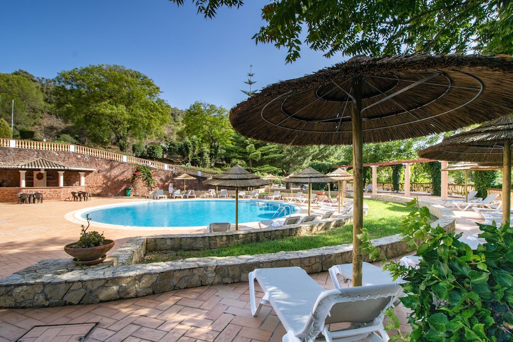 Colina Dos Mouros Hotel 58/60