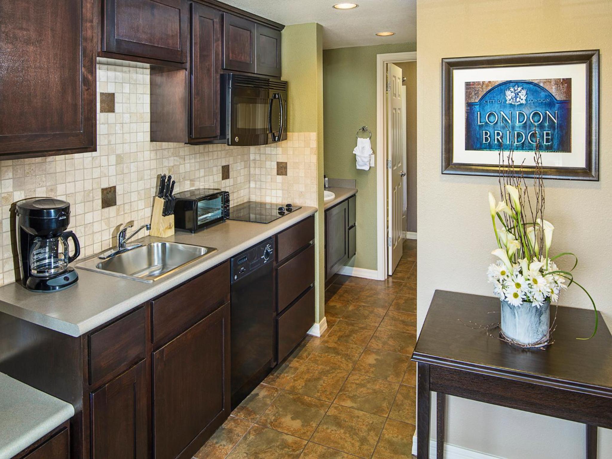 Studio, Suite, Queen Murphy Bed, Queen Bed