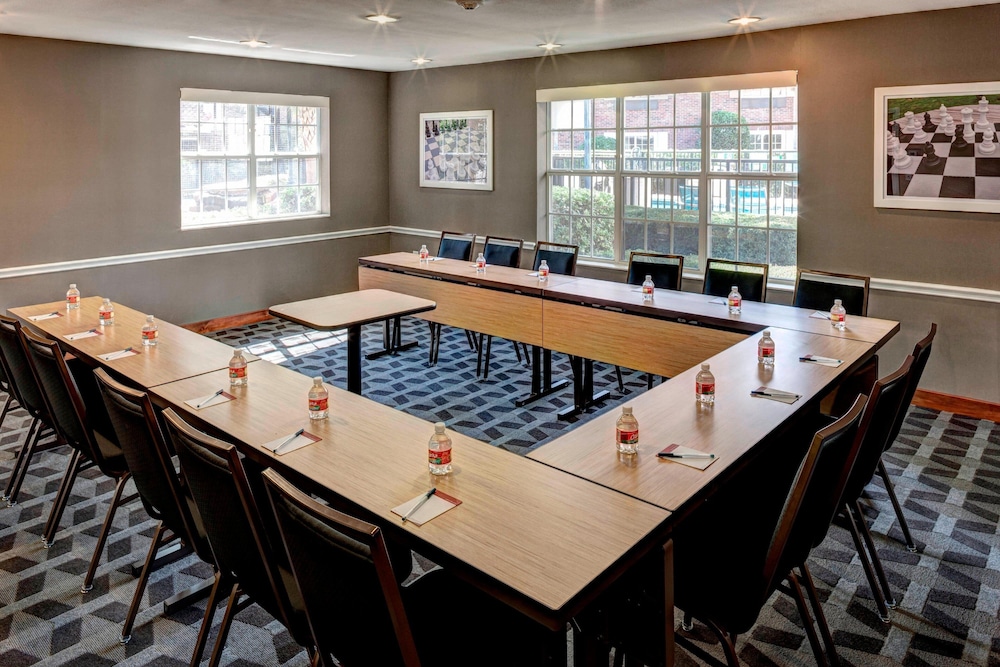 TownePlace Suites by Marriott Dallas Las Colinas 34/39