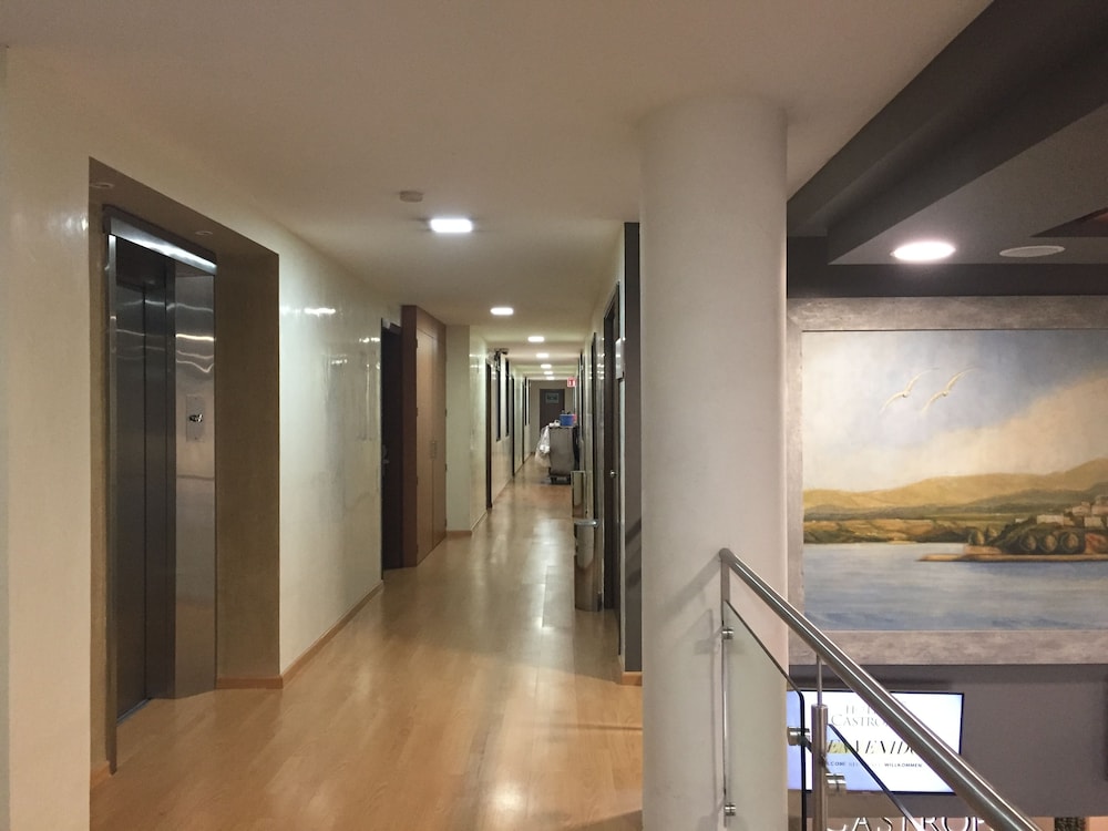 Castropol Hotel 28/43