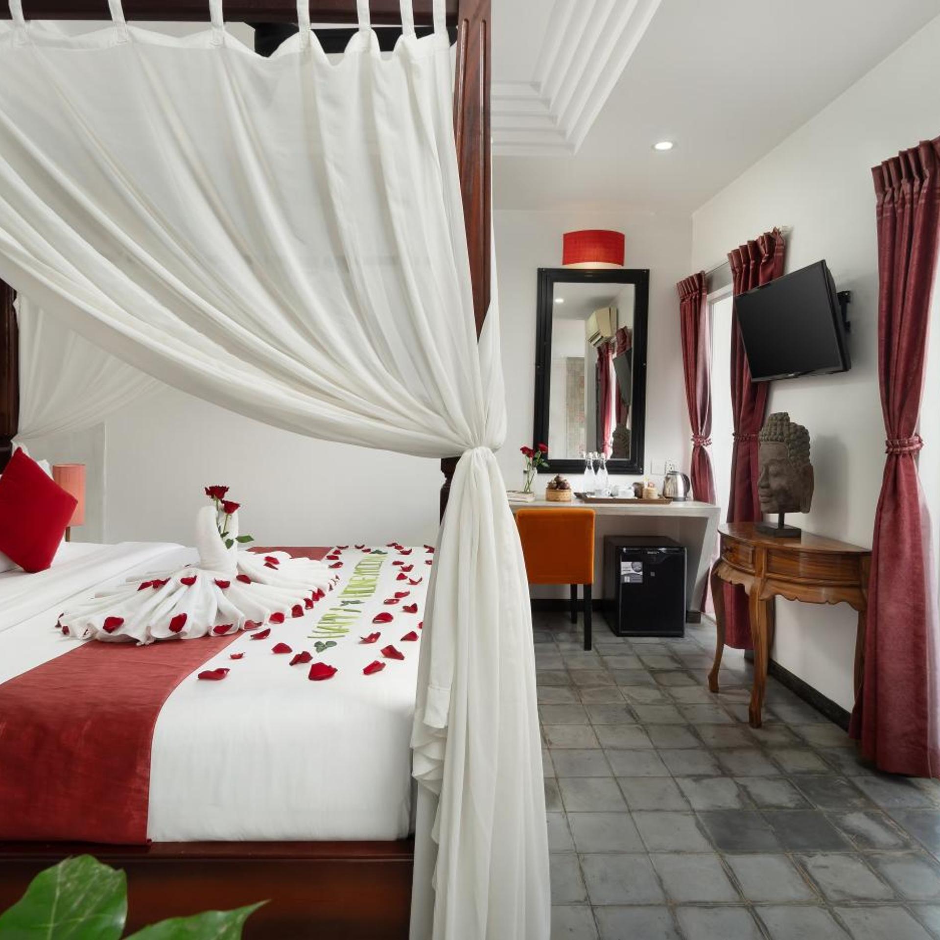 جناح شهر العسل بإطلالة على المسبح بشرفة، Boutique Indochine d Angkor 3/10
