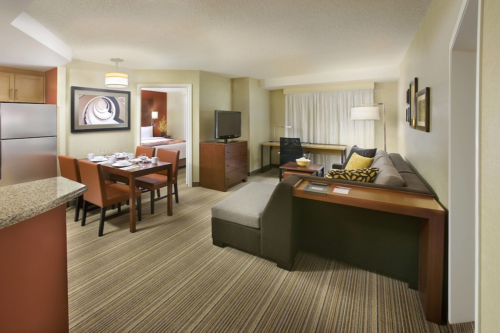 Residence Inn Calgary Airport 28/47