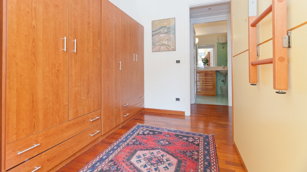 Rental In Rome Pateras Flower 7/24