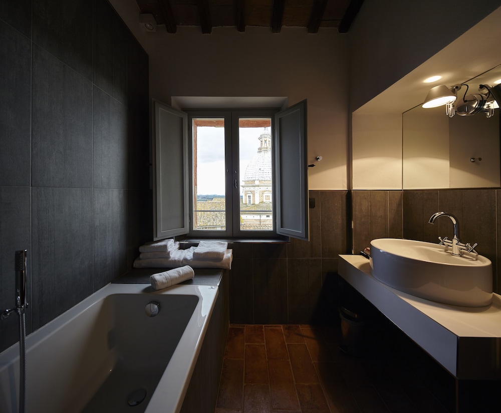 Palazzetto Rosso Hotel 72/74