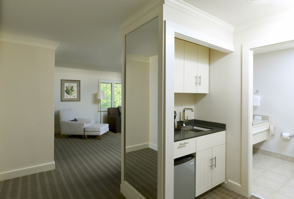 Topnotch Resort Spa 77/79