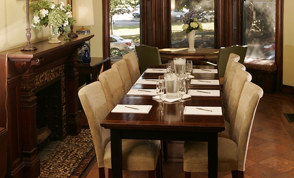 Morgan State House Inn 36/50