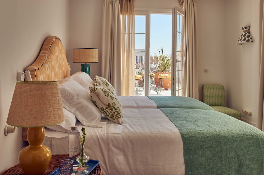 Cristine Bedfor Mahon Boutique Hotel 21/60