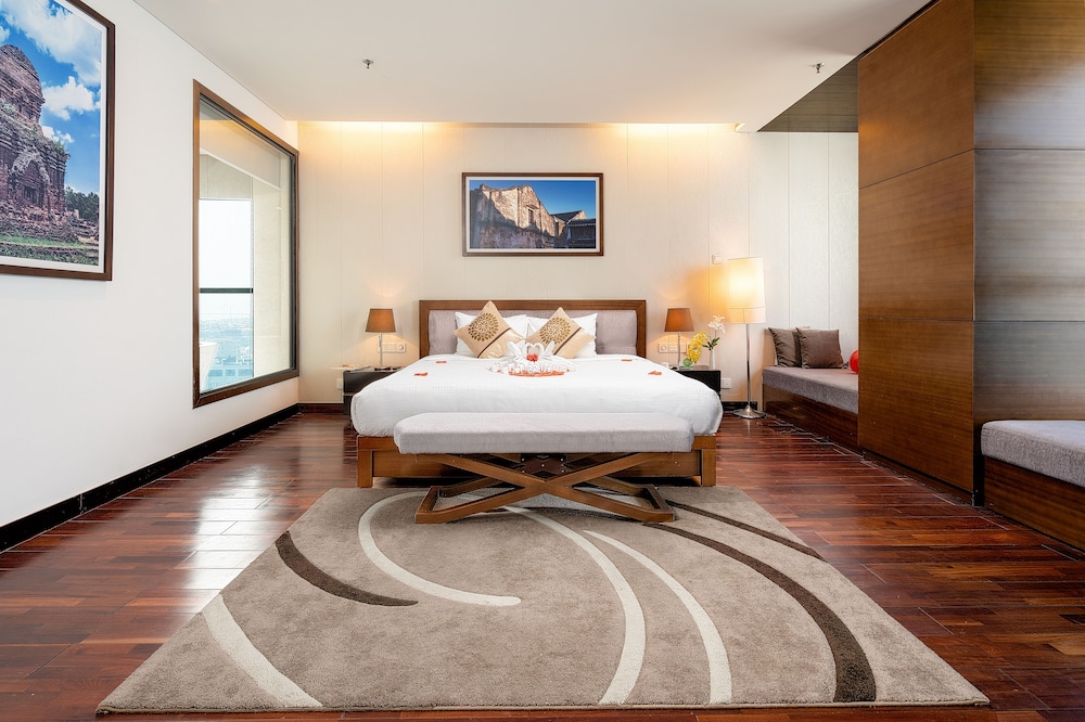 Grand Tourane Hotel 23/81
