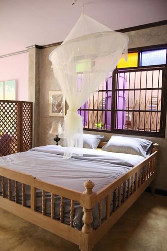BANG LUANG HOUSE BANGKOK 19/70