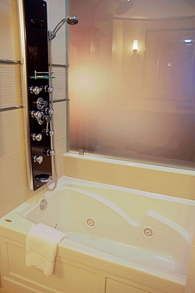 Best Western Plus Flowood Inn & Suites 37/39