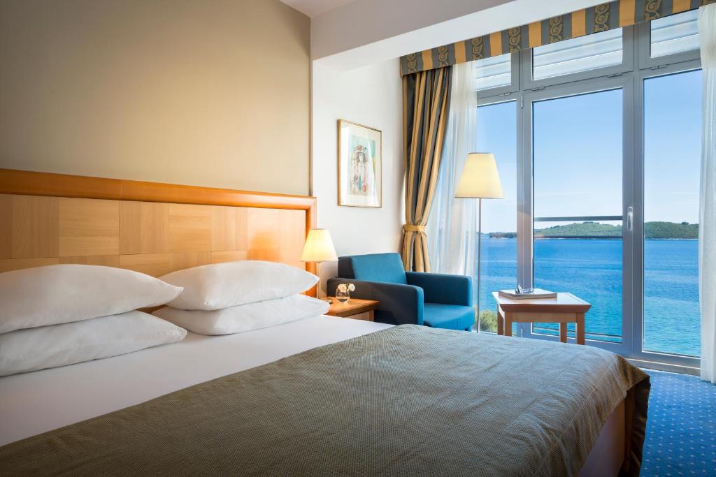 غرفة سوبيريور بسرير مزدوج بإطلالة على البحر، Aminess Vival Grand Azur Hotel 3/7