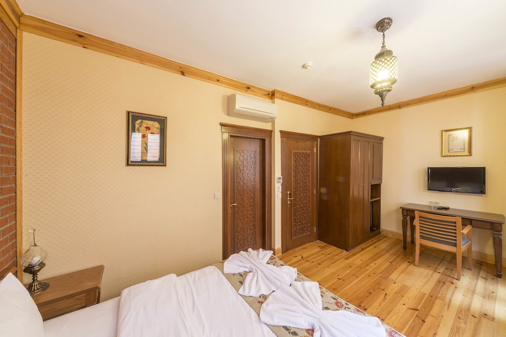 Lalinn Hotel 14/72