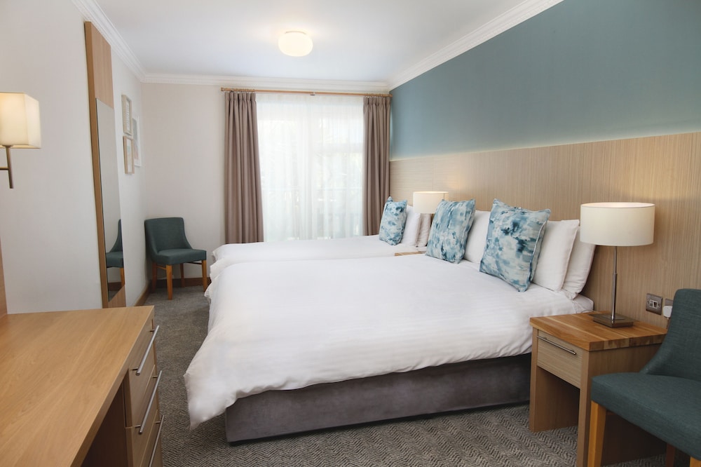 Family, 1 Double and 1 Single Bed