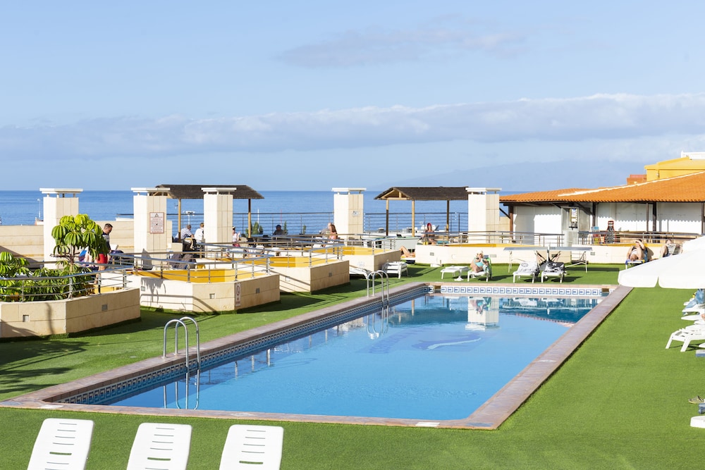 Villa De Adeje Beach 48/50