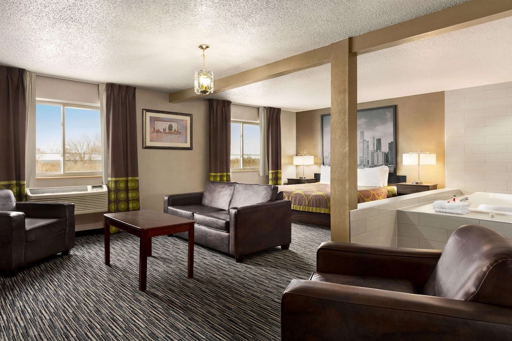 Super 8 by Wyndham Joliet I-55 N/Chicago 29/48