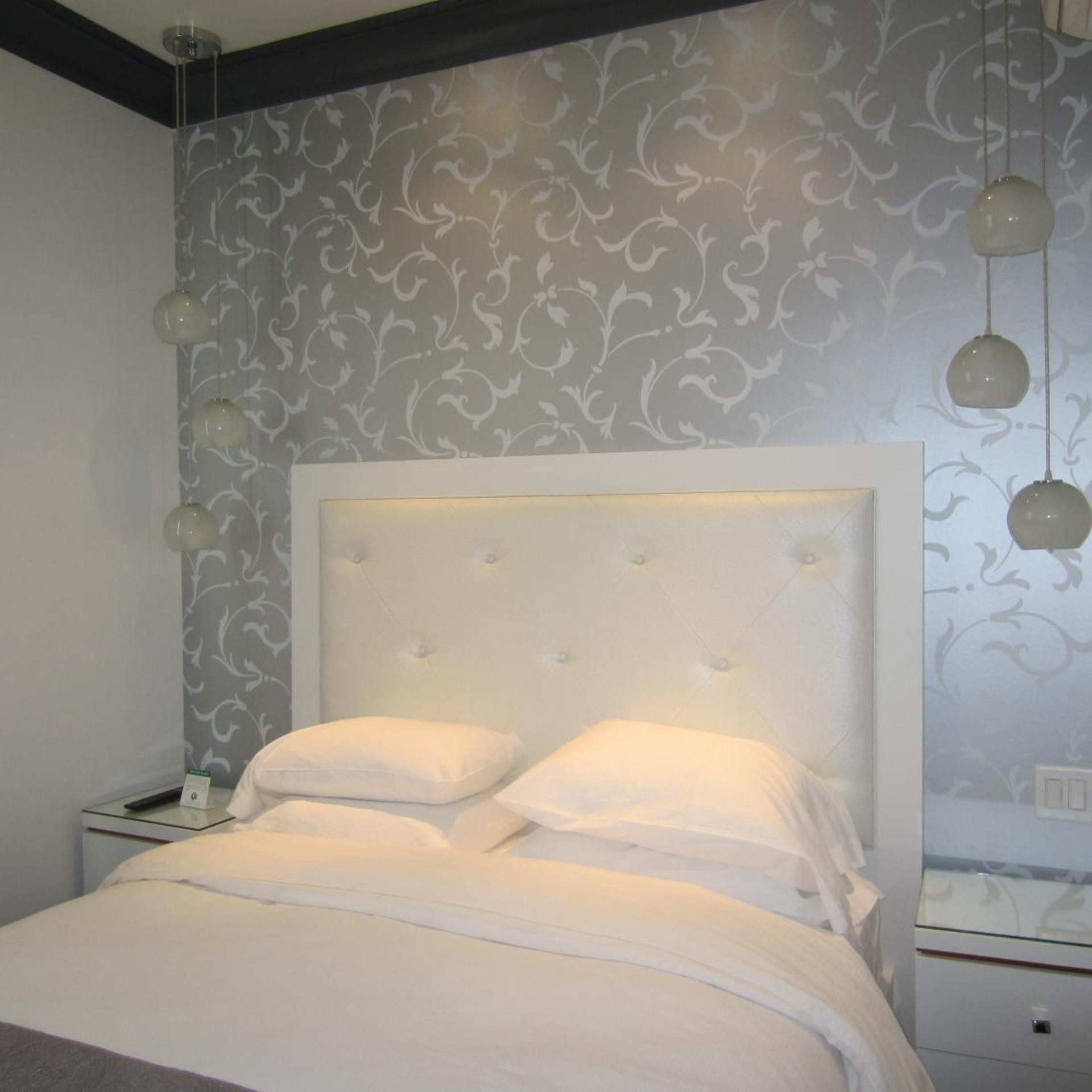 ROOM, QUEEN BED, ACCESSIBLE
