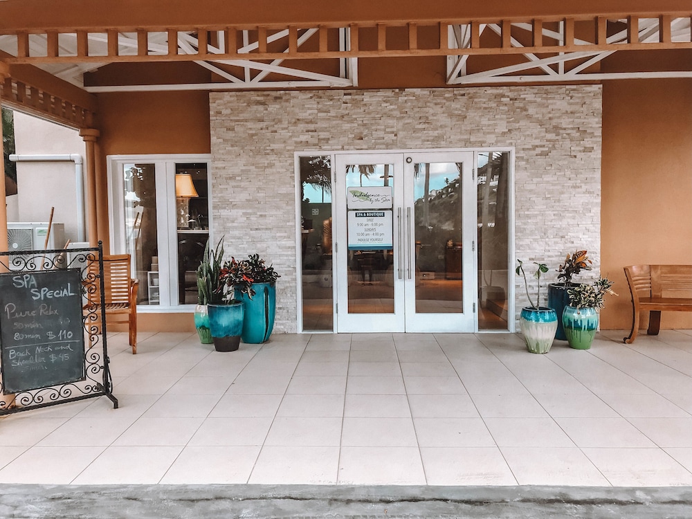 Divi Little Bay Beach Resort 6/50
