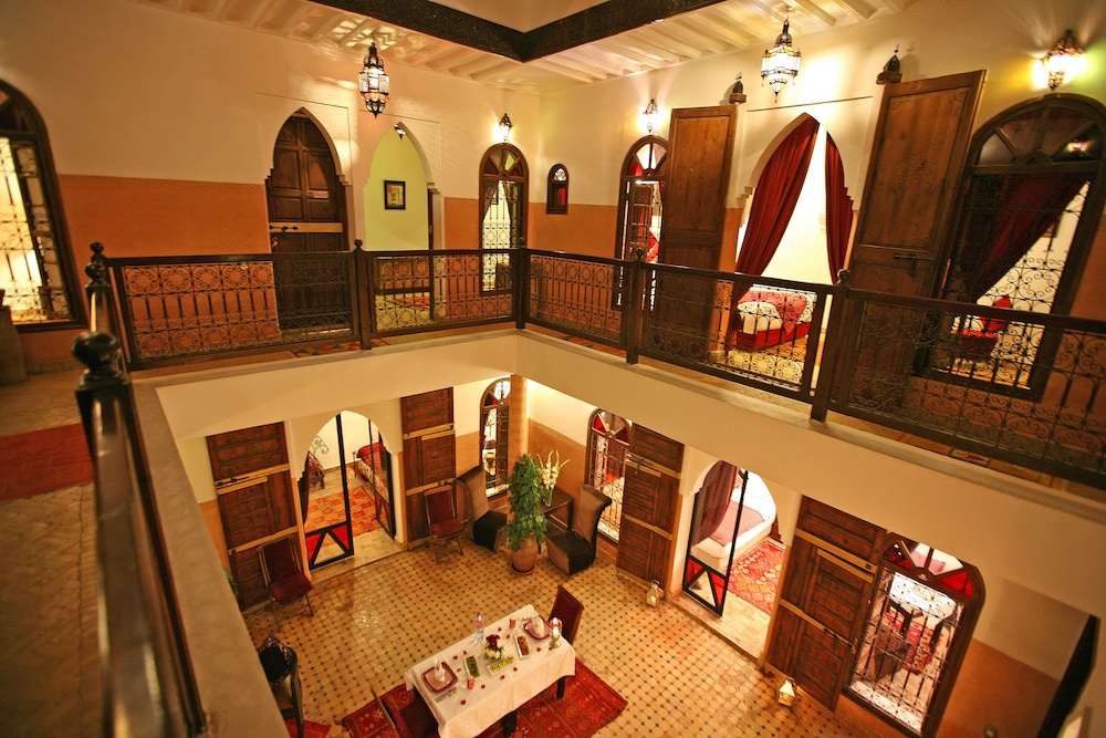 Riad Laora 7/80
