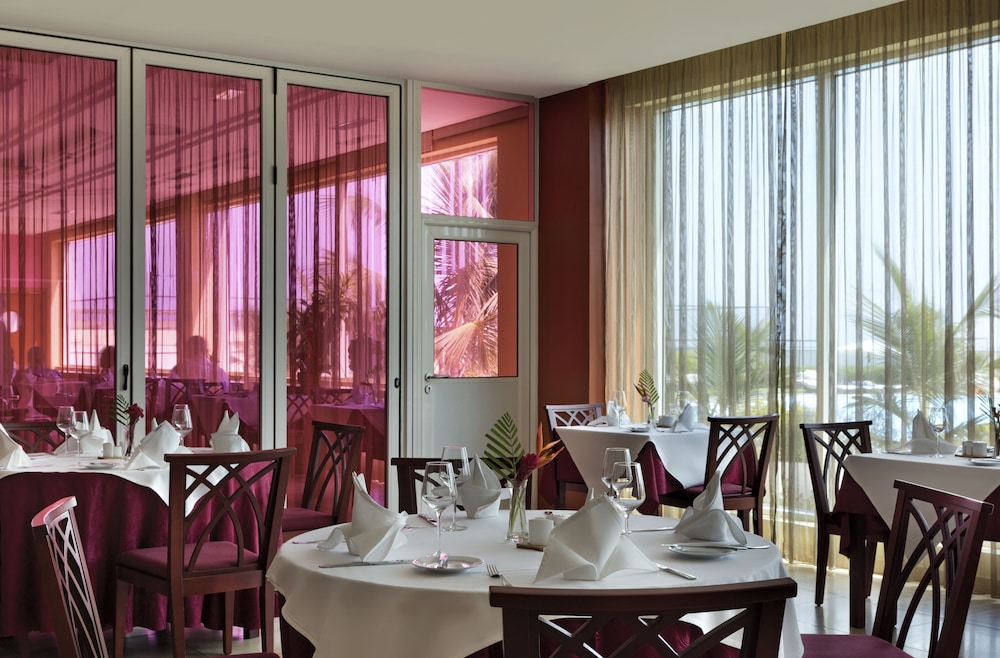 restaurant-cafeteria