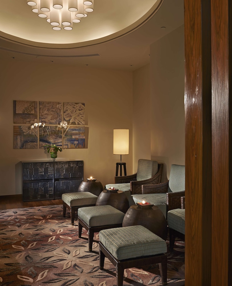 Fairmont Makati 30/50