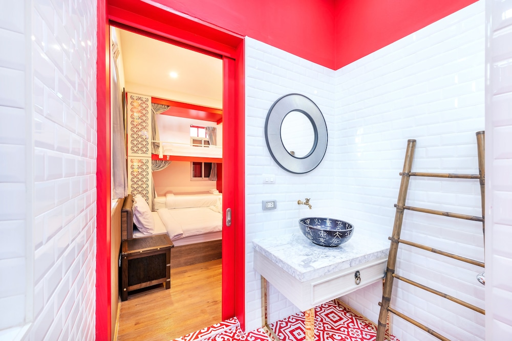 Ama Hostel Bangkok 77/77