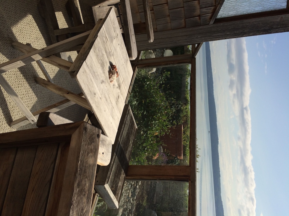 Camano Island Inn 38/67