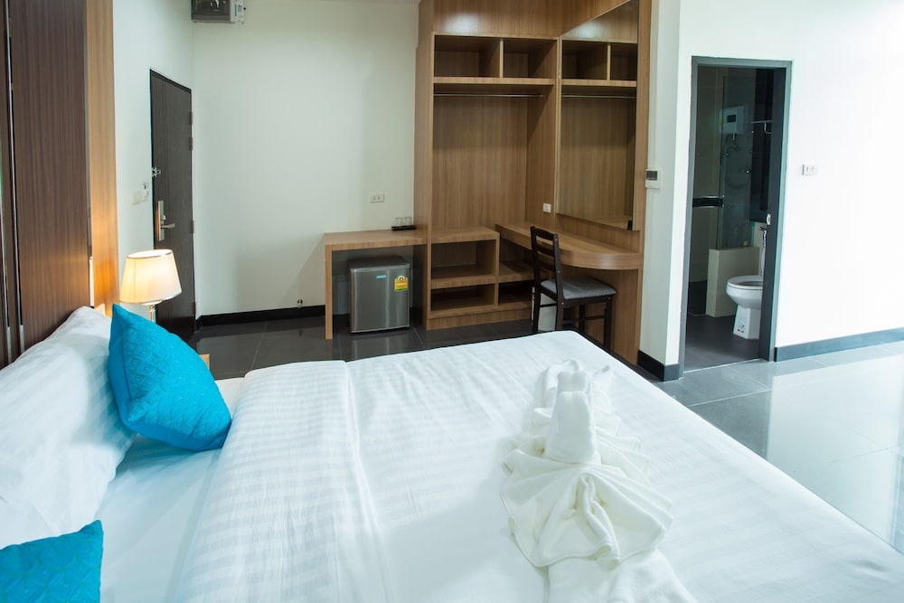 Thanburi Hotel 7/35