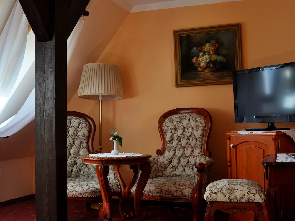 Hotel Opera Prague 56/76