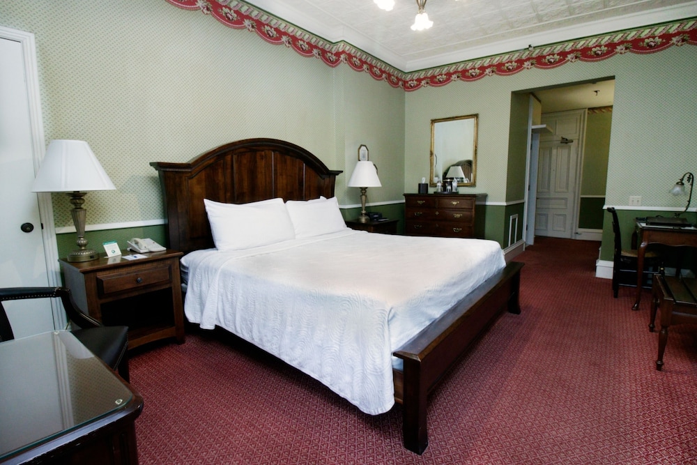 St. James Hotel 11/35