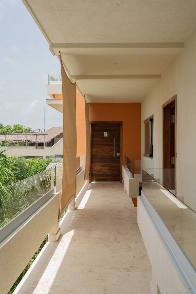 Valhalla Residence by Biwa 25/50