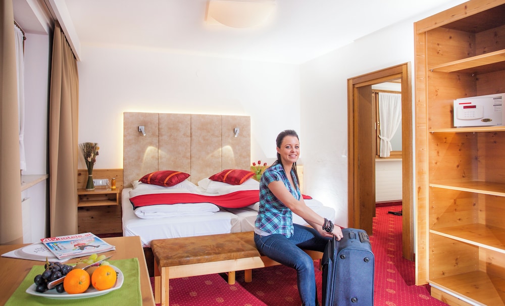 Hotel Gasthof Mitteregger 11/67