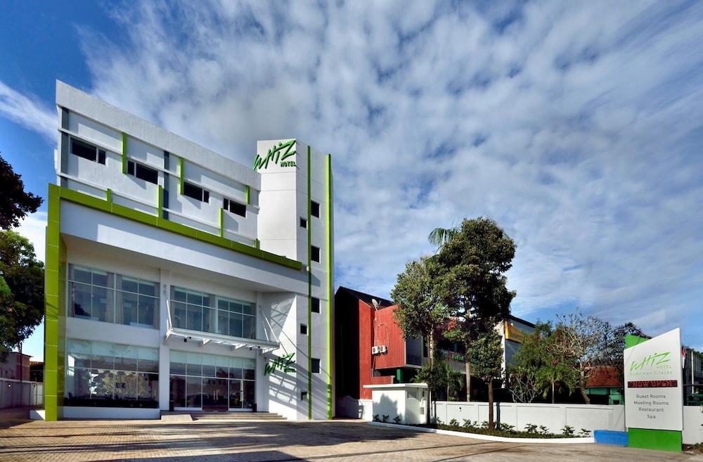 Whiz Hotel Sudirman Cilacap 8/60