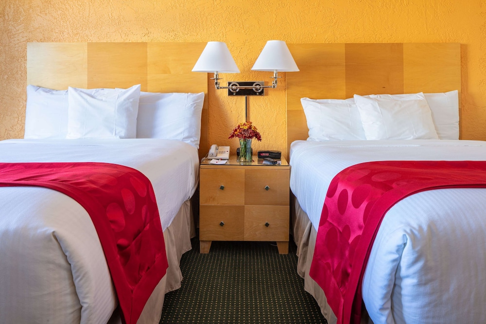 Ramada by Wyndham Tucson 12/63