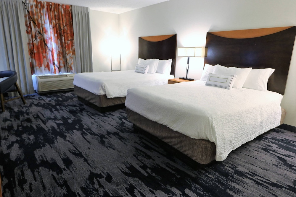 Fairfield Inn Suites San Antonio Downtown Alamo Plaza 17/50