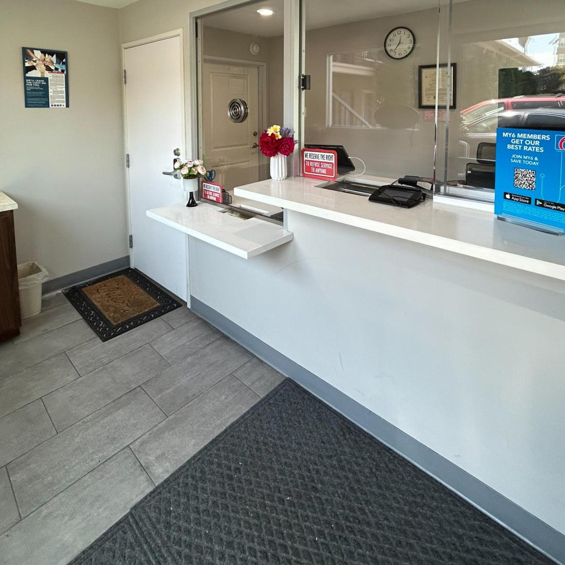 Studio6 Suites Santa Ana, CA 10/35
