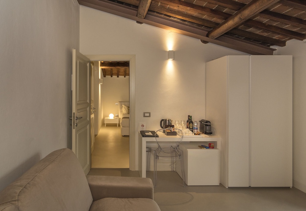 Palazzo Cini Luxury Rooms In Pisa 38/50