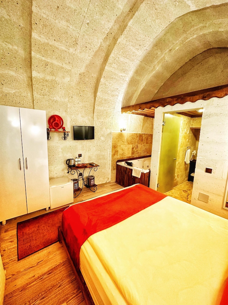 Sakli Cave House 15/100