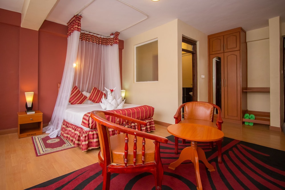 Hillcourt Resort Spa 41/76