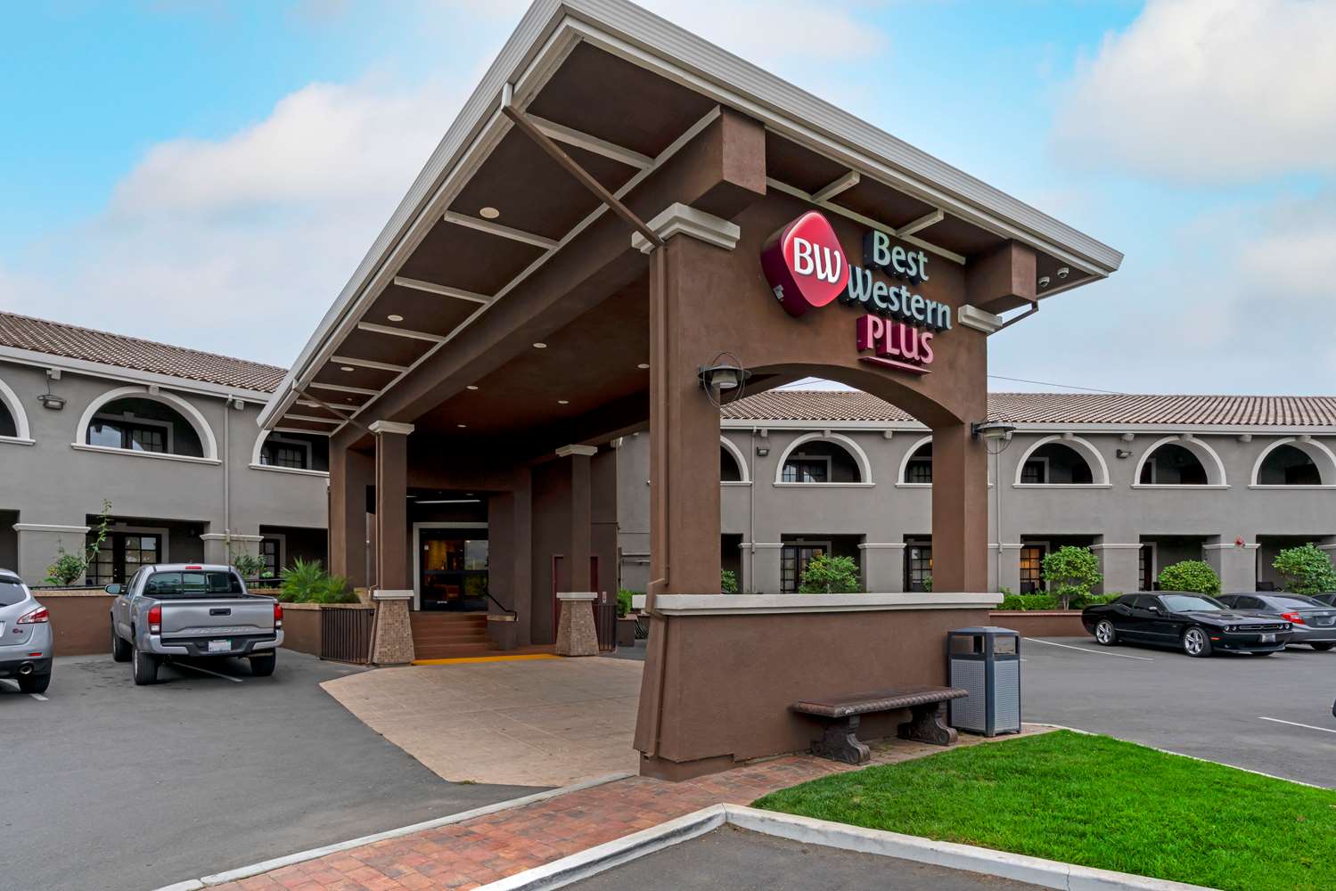 Best Western Plus Brookside Inn 49/62