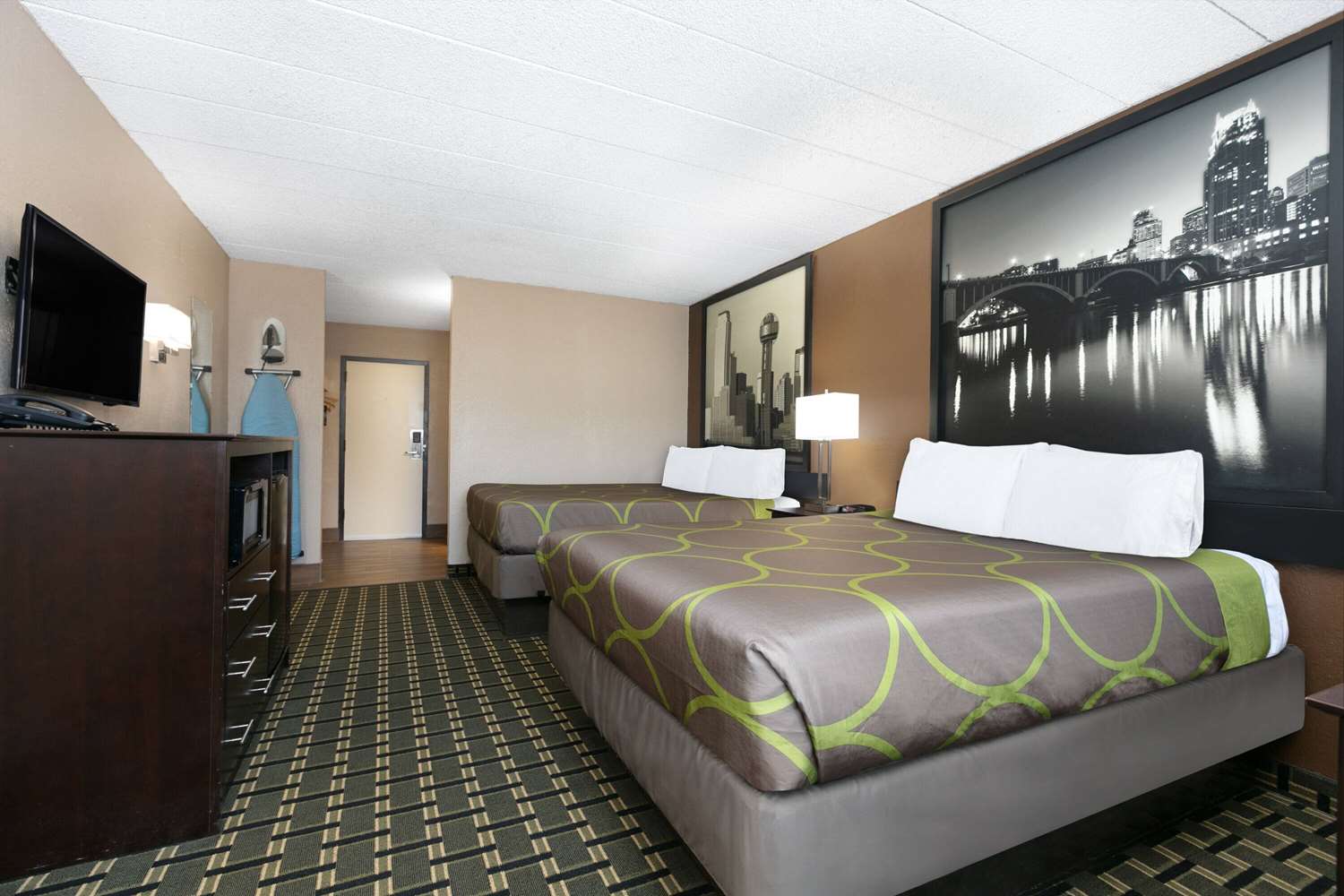 Super 8 By Wyndham Grand Prairie North 7/29