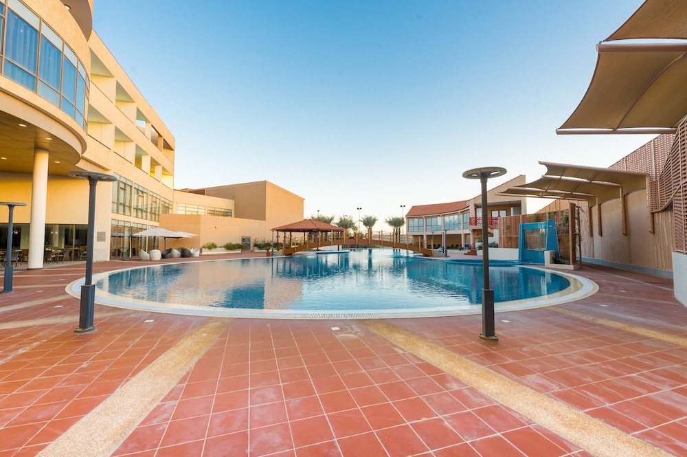 فندق قرية الريم(Al Reem Village Hotel) 28/51