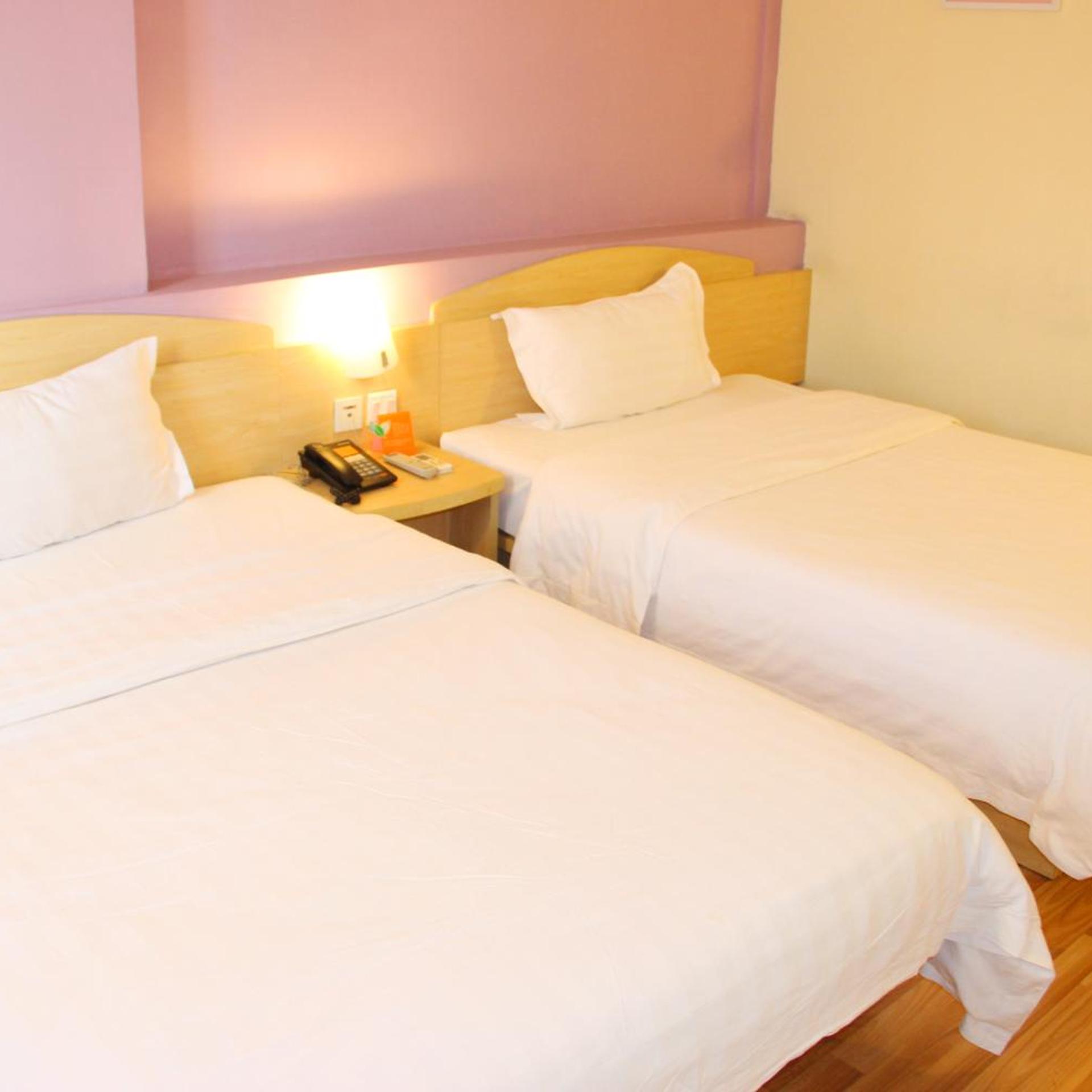 7 Days Inn (Beijing Liujiayao Metro Station) 21/50