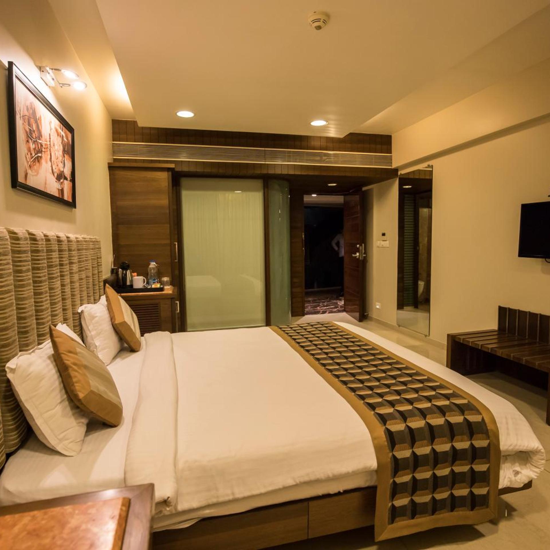 Business, King Bed