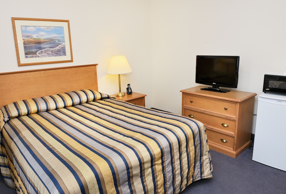 Slemon Park Hotel & Conference Centre 6/35