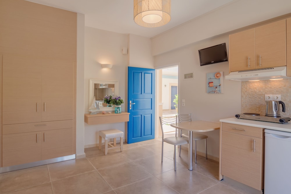 Pyrgos Beach Apartments 30/50
