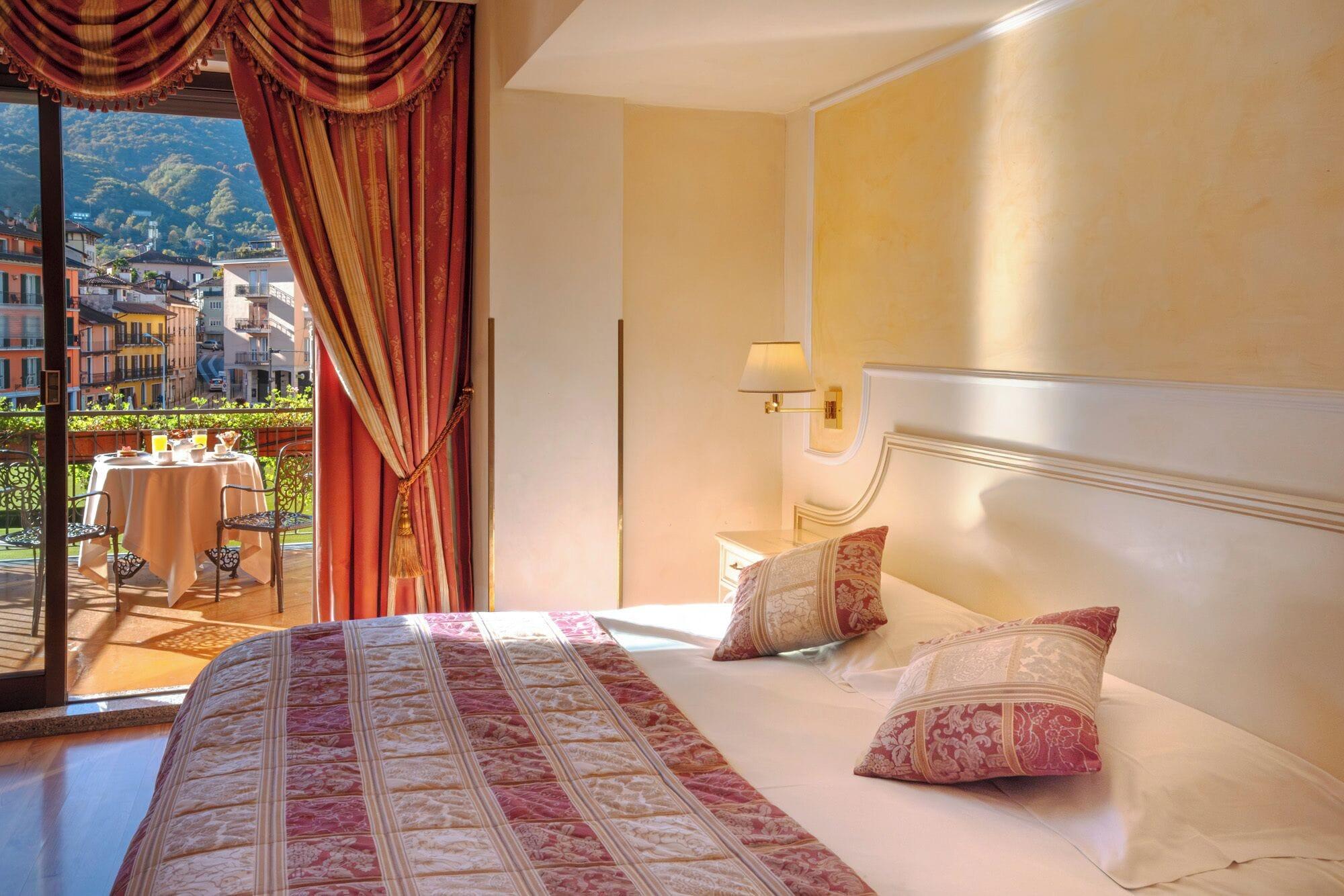Classic, Double Bed, Mountain Side