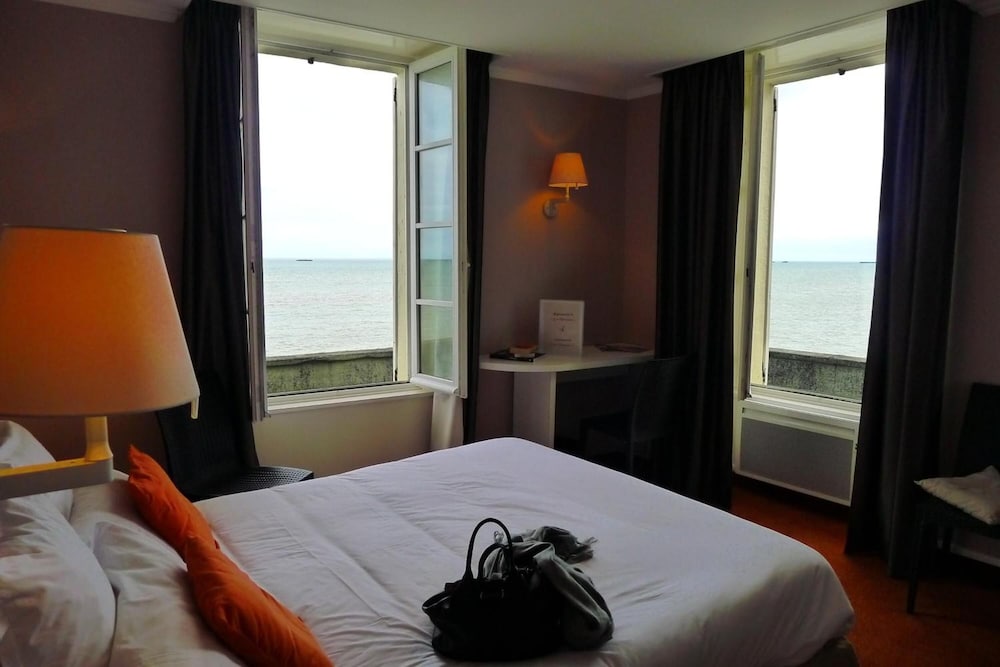 Hotel De La Marine 12/58